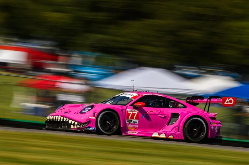AO Racing Roxy Porsche 911